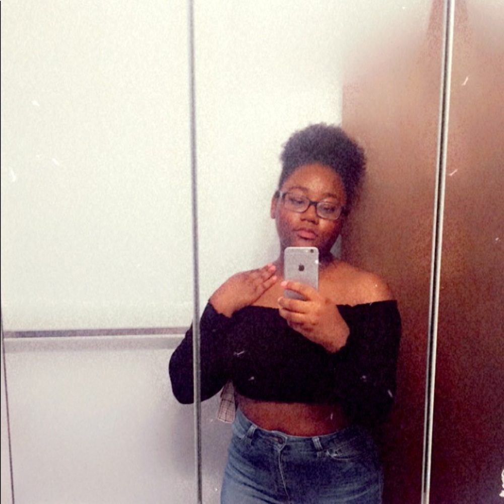 Meet your Posher, Makayla